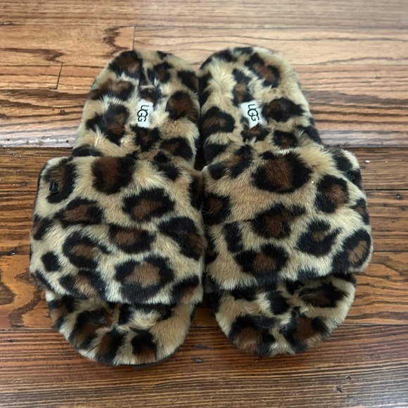Never woren UGG slippers cheetah print Size 7 - Picture 1 of 2